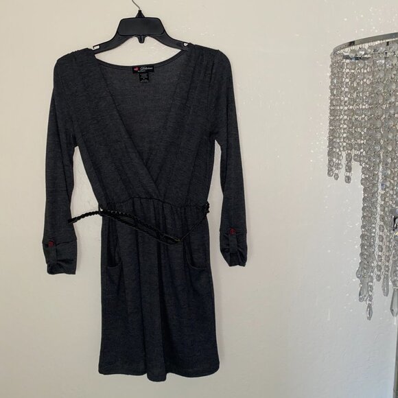 Delicious Los Angeles Long Sleeved Grey Dress with Elastic Waist & Pockets - Picture 2 of 12